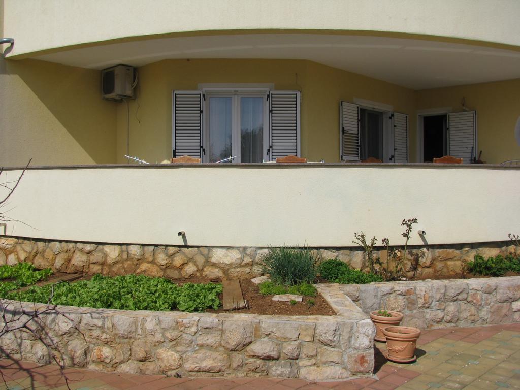 Apartment Megi Tribunj  Exterior photo